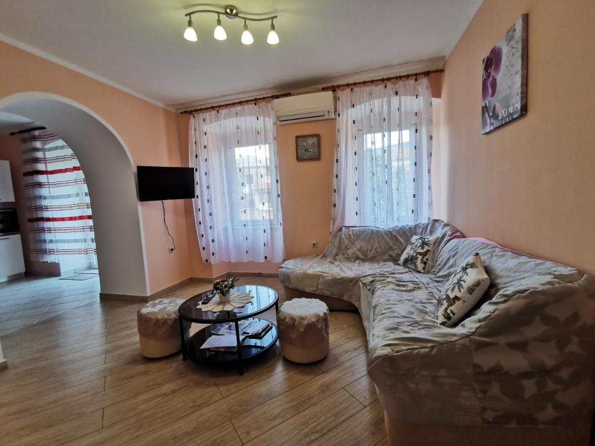 Appartamento Apartman Pod Nehajem Senj  Esterno foto